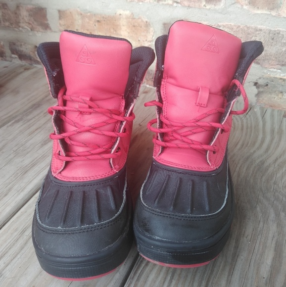 mens nike duck boots black